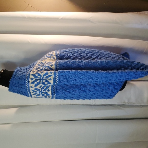 Handmade winter sweater - Picture 2 of 4